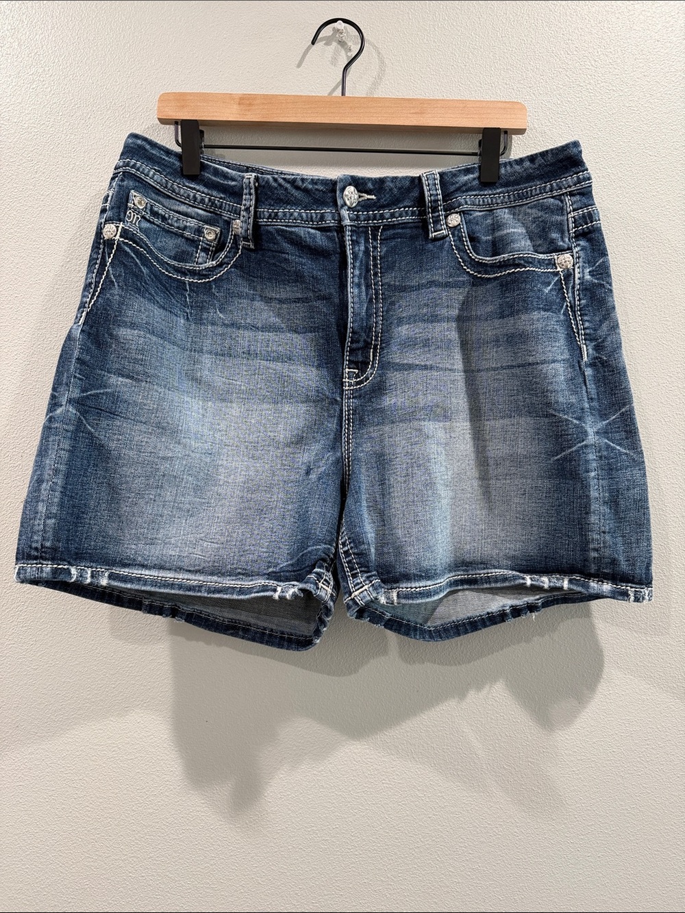 Miss Me Vintage Curvy Distressed Jean Shorts Size 36